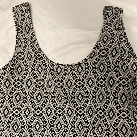Aztec Printed Tank Top - Picture 2 of 4